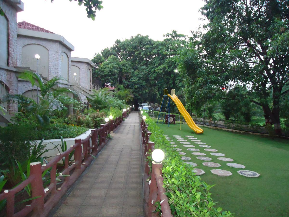 Ras Resort By Treat Silvassa Exterior foto